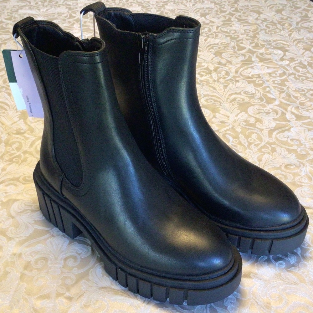 Women’s Size 8 Black Wild Fable Platform Chelsea Boots New